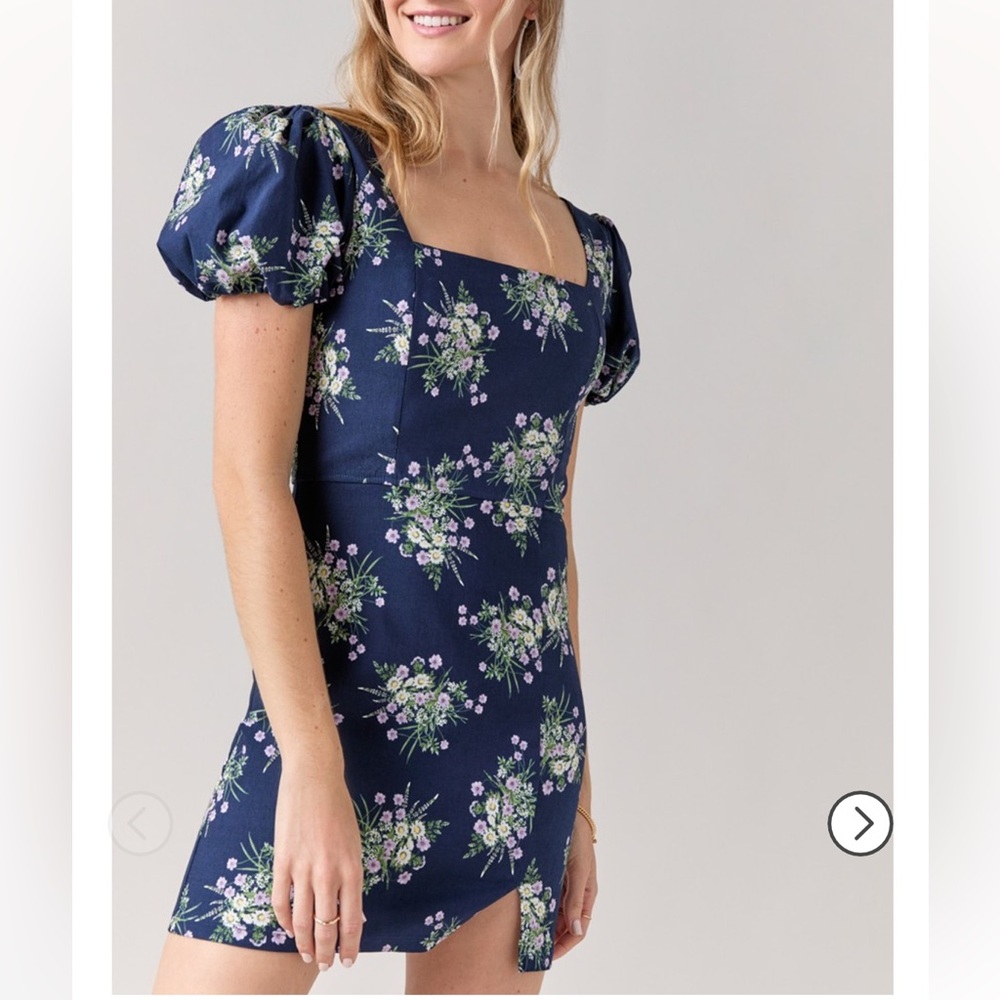 ‼️SALE‼️Francesca’s floral dress - Picture 2 of 5